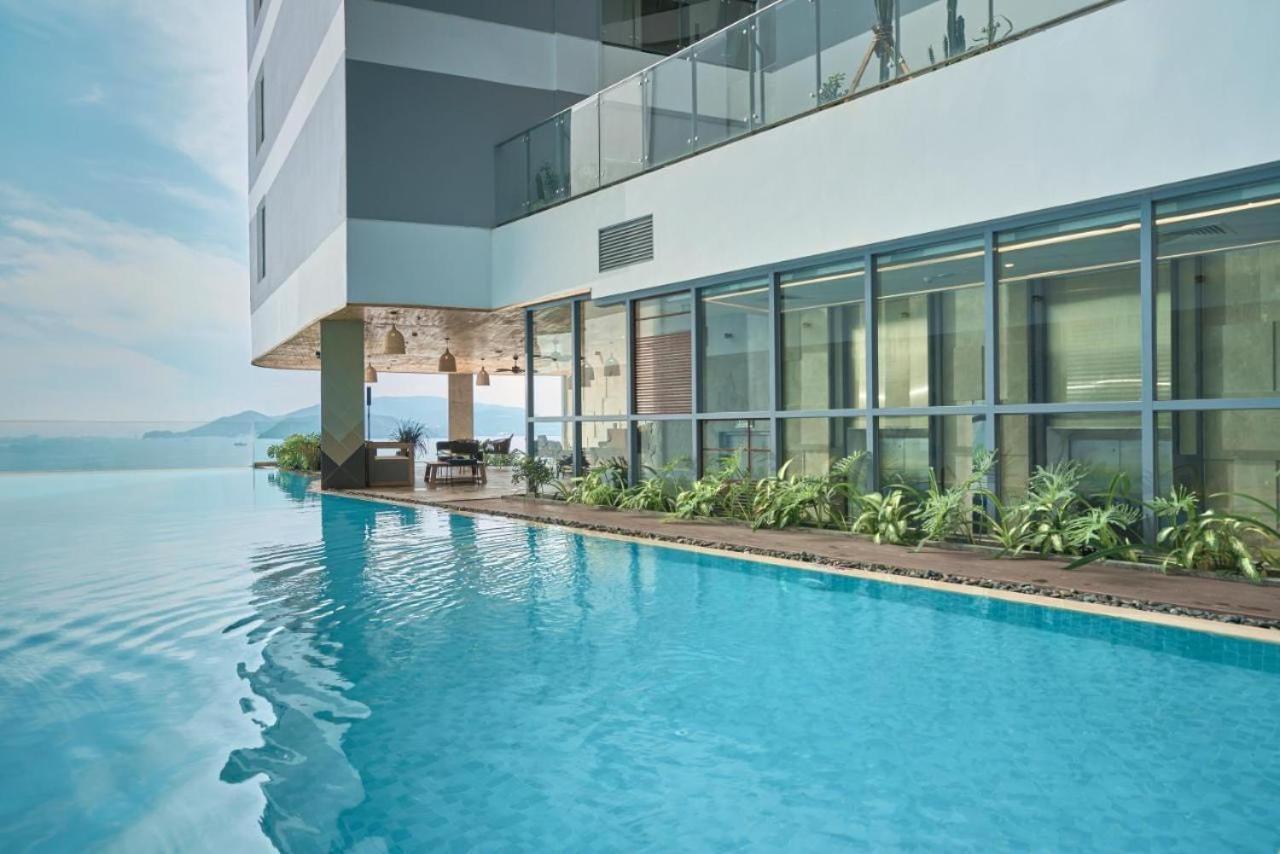 Panorama Lyn Beachfront Apartment 나트랑 외부 사진