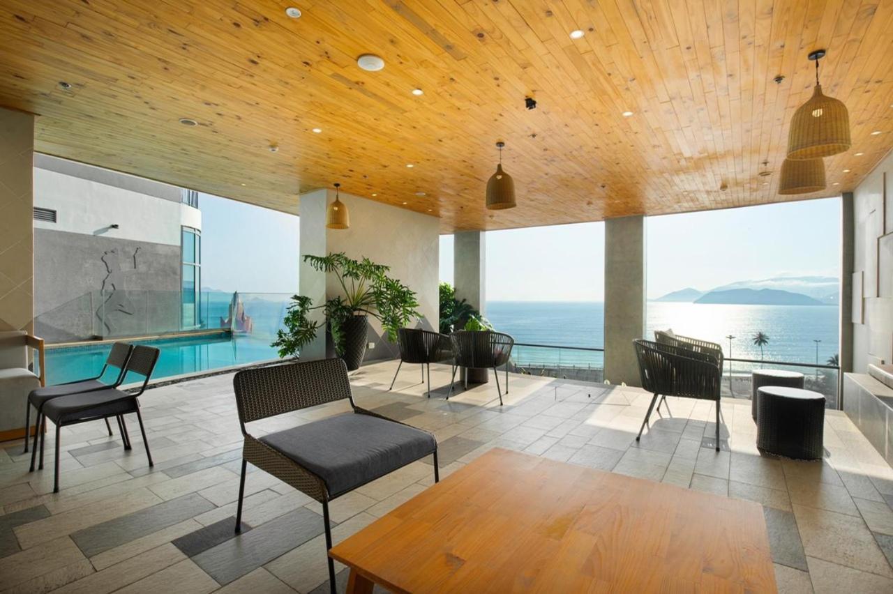 Panorama Lyn Beachfront Apartment 나트랑 외부 사진