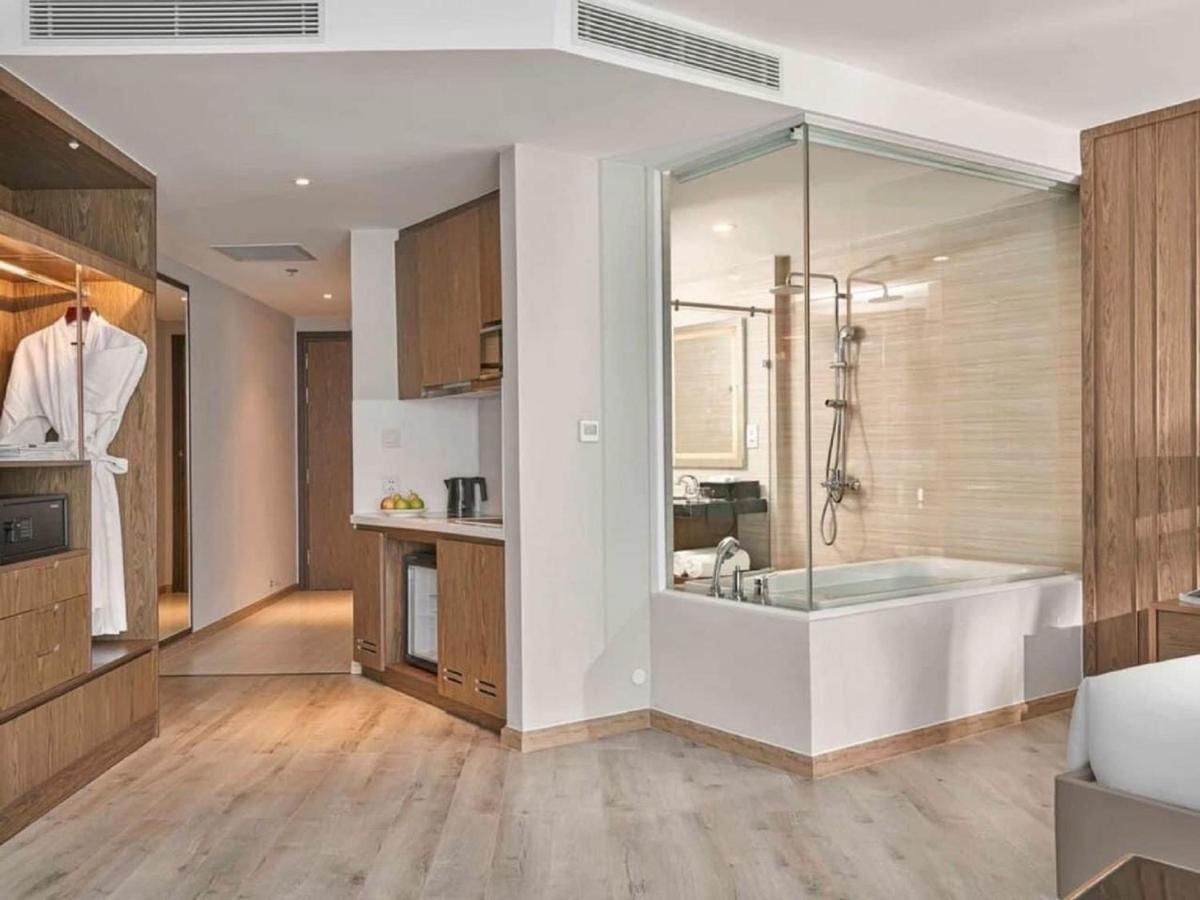 Panorama Lyn Beachfront Apartment 나트랑 외부 사진