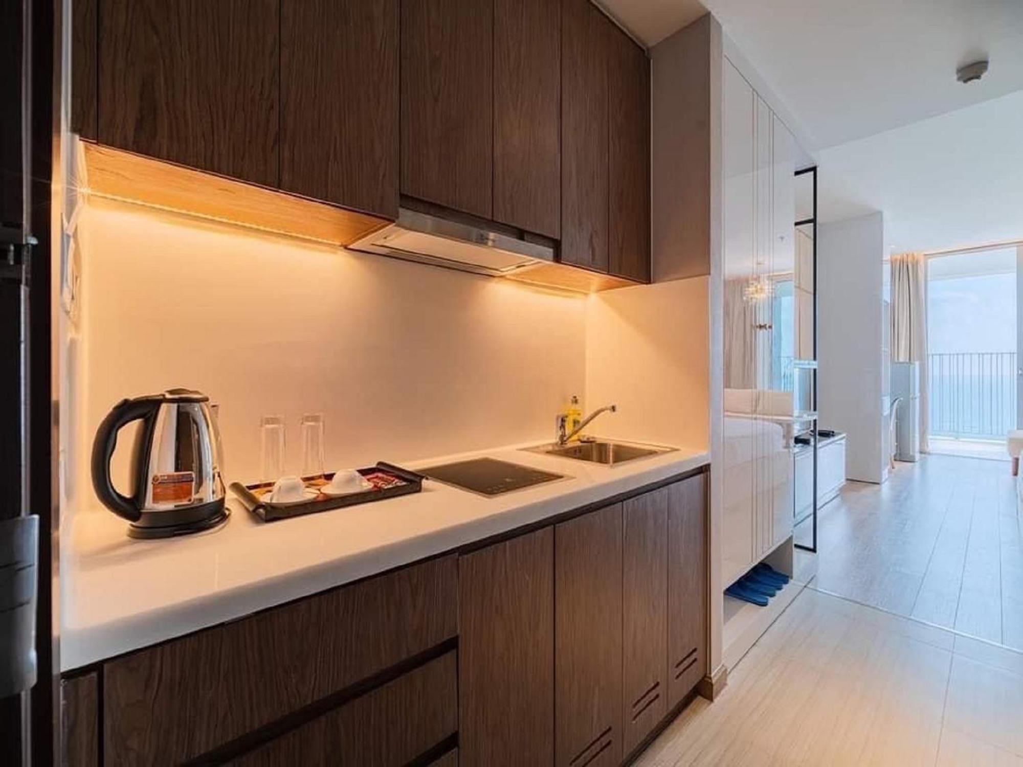 Panorama Lyn Beachfront Apartment 나트랑 외부 사진
