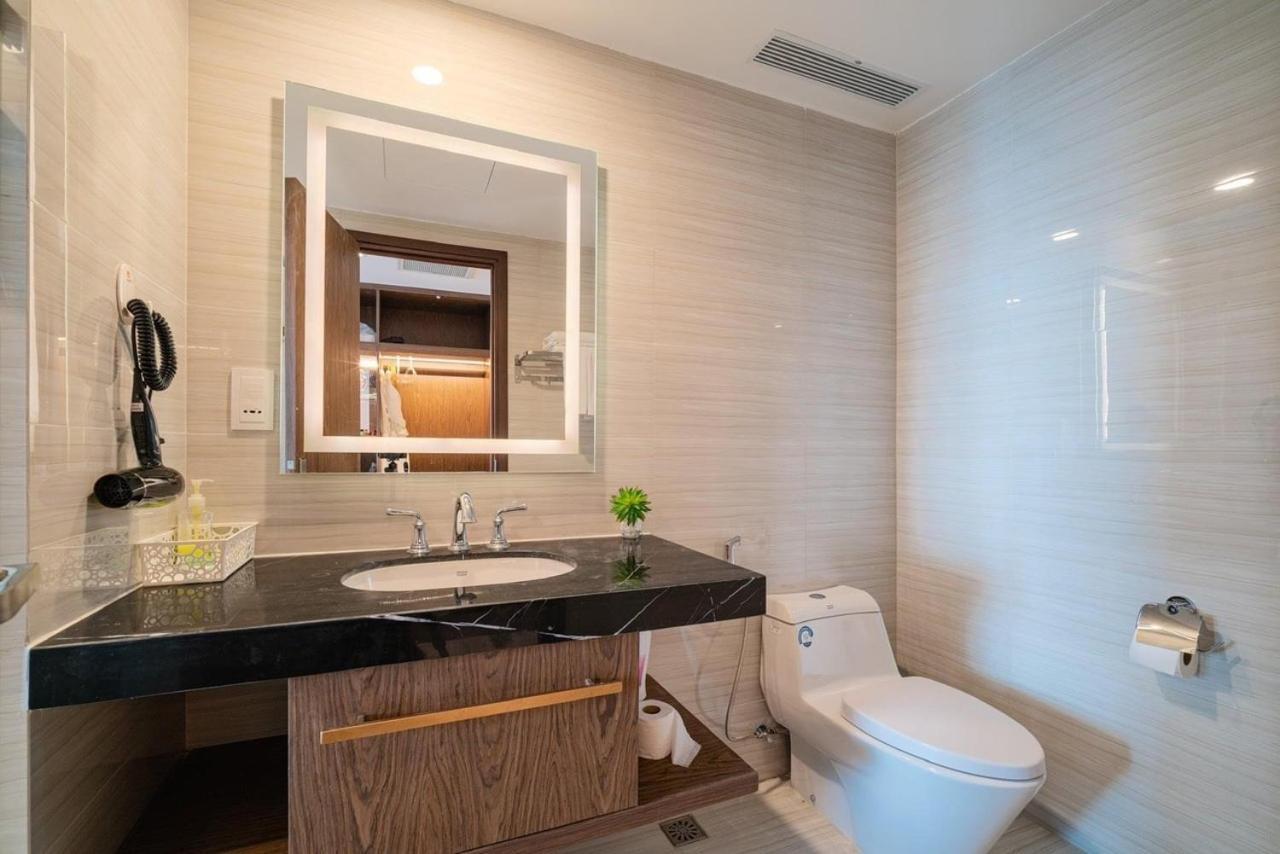 Panorama Lyn Beachfront Apartment 나트랑 외부 사진